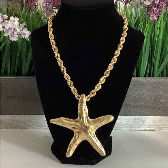 Jewelry - -STATEMENT NYC NECKLACE